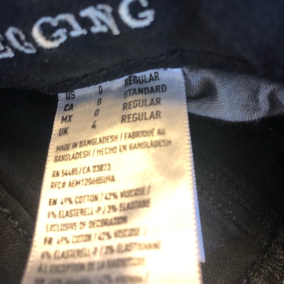 American Eagle Ripped Jeans - Picture 4 of 5